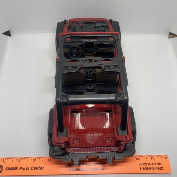 Bruder Red Jeep Wrangler Rubicon 2014 *MISSING DOORS*seats Top Tailgate - Picture 3 of 16